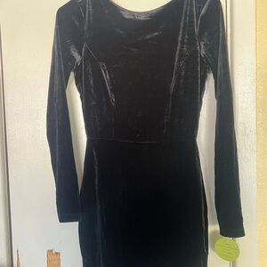 Windsor Black Velvet Long Sleeve Midi Dress